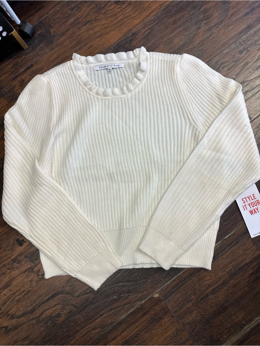 Celebrity Pink Cream Ribbed Ruffle-Trim Sweater size XXL <<<<438>>>>